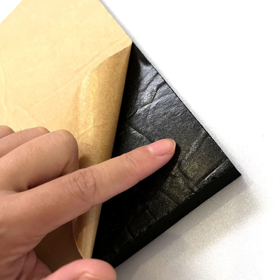 Zwarte zelfklevende EPDM cellulaire rubberplaat aluminiumfolie kleverig eenzijdig schuim