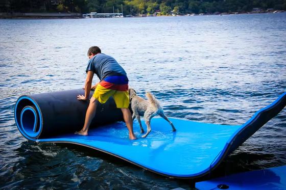 Op maat gemaakte grootte Kleur Foam Floating Mat Traanbestendig Close Cell Xpe Water Pad
