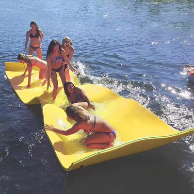 Op maat gemaakte grootte Kleur Foam Floating Mat Traanbestendig Close Cell Xpe Water Pad