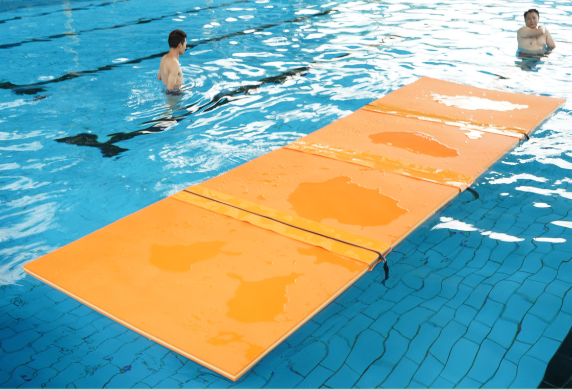 Gesloten cel 9x6 Spliced Floating Pool Mat Foam Multi-Layer XPE Pad For Beach